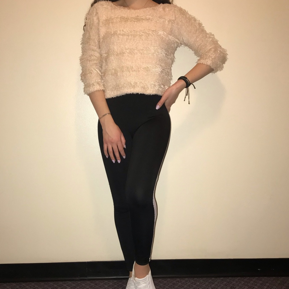 FOREVER 21 fluffy top🥰